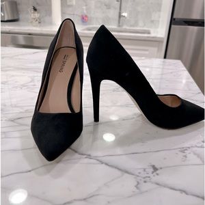 Black Pointed Toe Heels - Never Worn